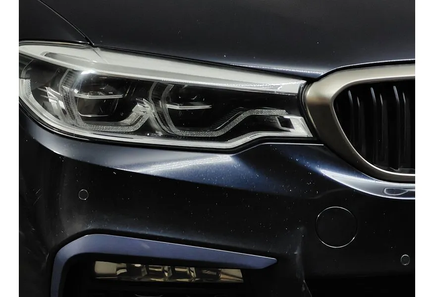 BMW 5 серия 530d xDrive Steptronic (249 л.с.) M Sport (Локальная сборка) Черный в АВИЛОН. Слайд №7