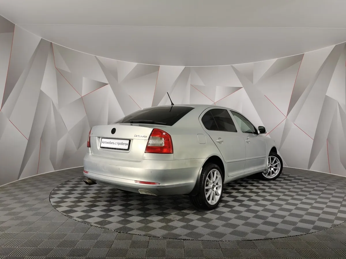 Skoda Octavia 1.8 TSI MT (152 л.с.) Ambition (CKD) Серебристый в АВИЛОН. Слайд №2