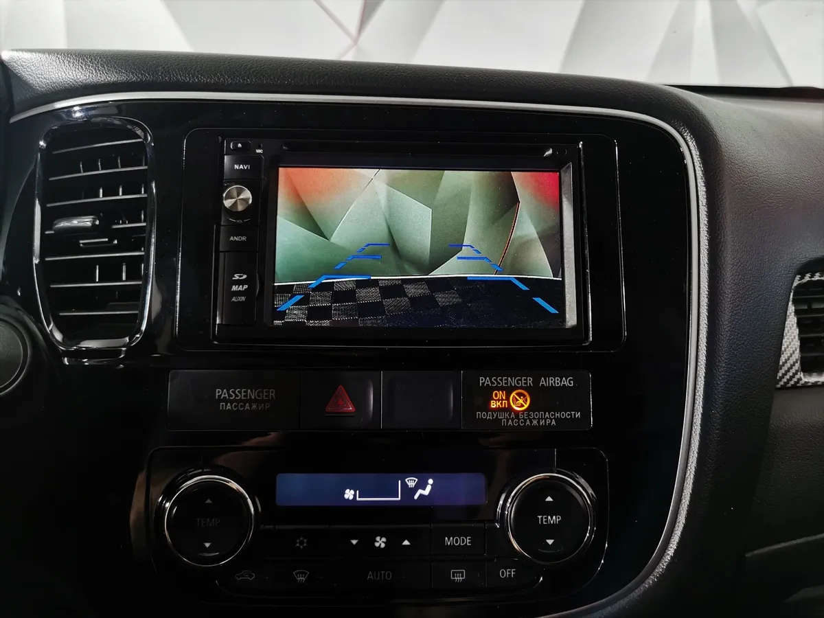 Mitsubishi Outlander 2.0 CVT 4WD (146 л.с.) Черный в АВИЛОН. Слайд №20