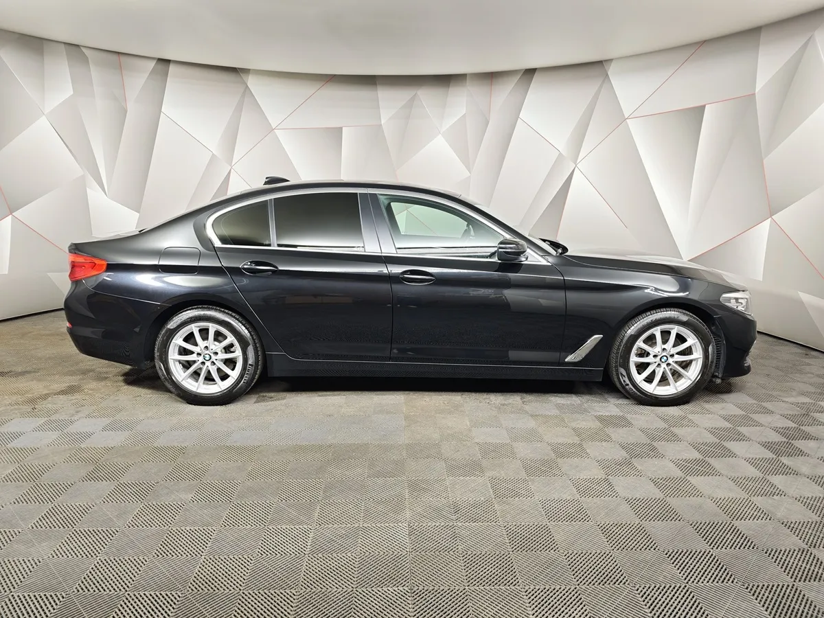 BMW 5 серия 520d xDrive Steptronic (190 л.с.) Черный в АВИЛОН. Слайд №6