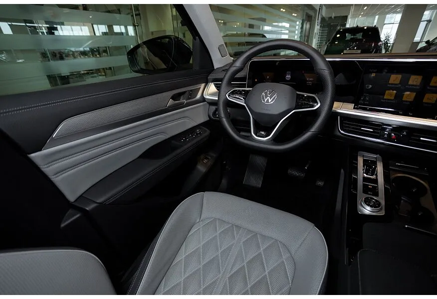 Volkswagen Tavendor 2.0TSI DSG 4WD (220 л.с.) R-Line Cruise Edition Серый в АВИЛОН. Слайд №9