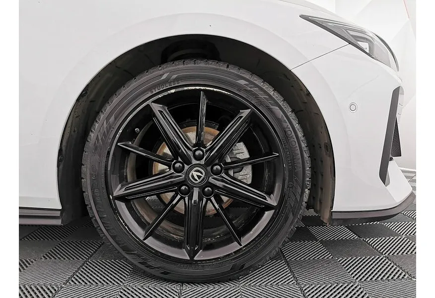 Changan UNI-V 1.5 AMT (181 л.с.) LX Белый в АВИЛОН. Слайд №9