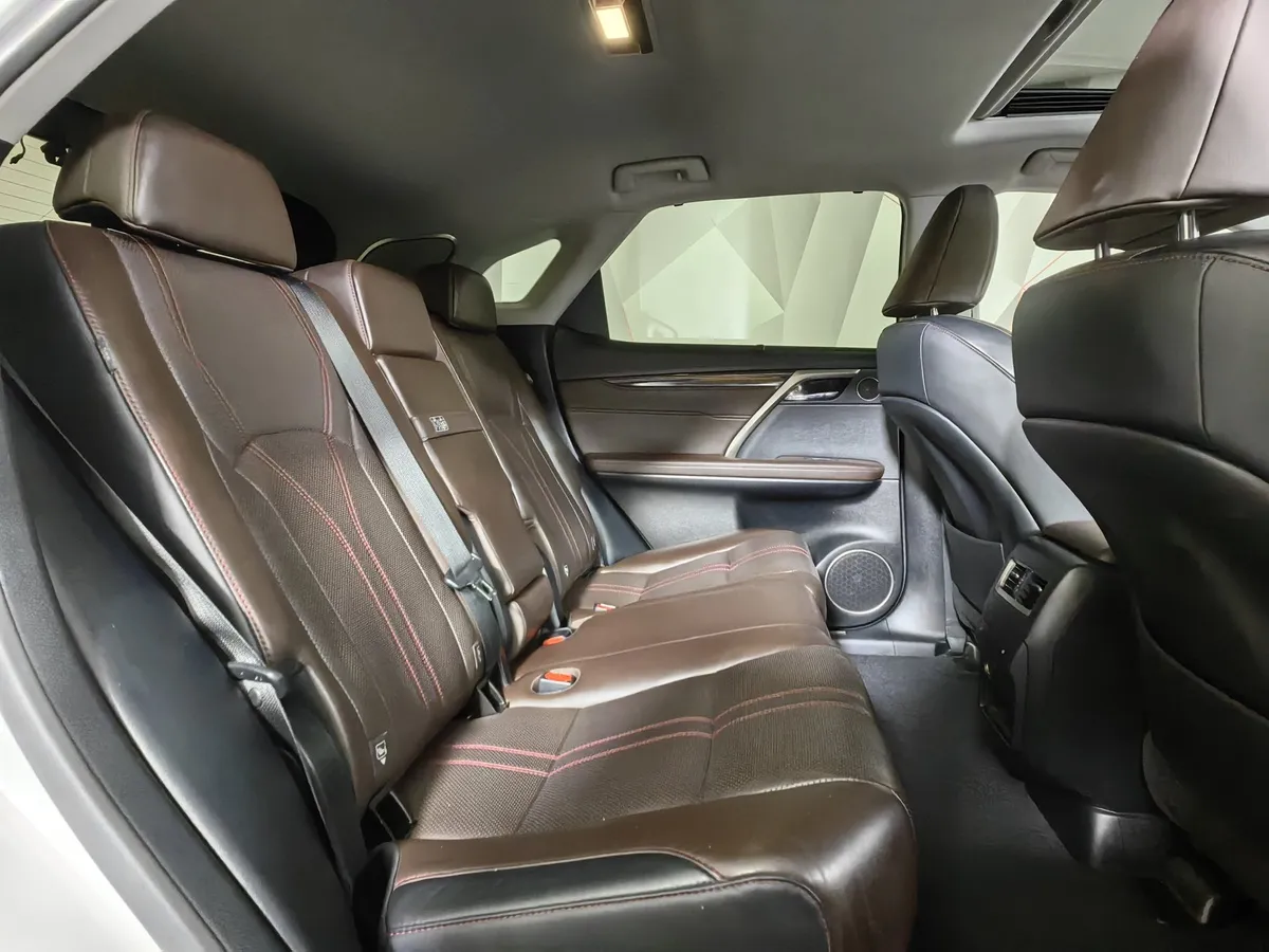 Lexus RX 200t AT AWD (238 л.с.) Executive Белый в АВИЛОН. Слайд №16