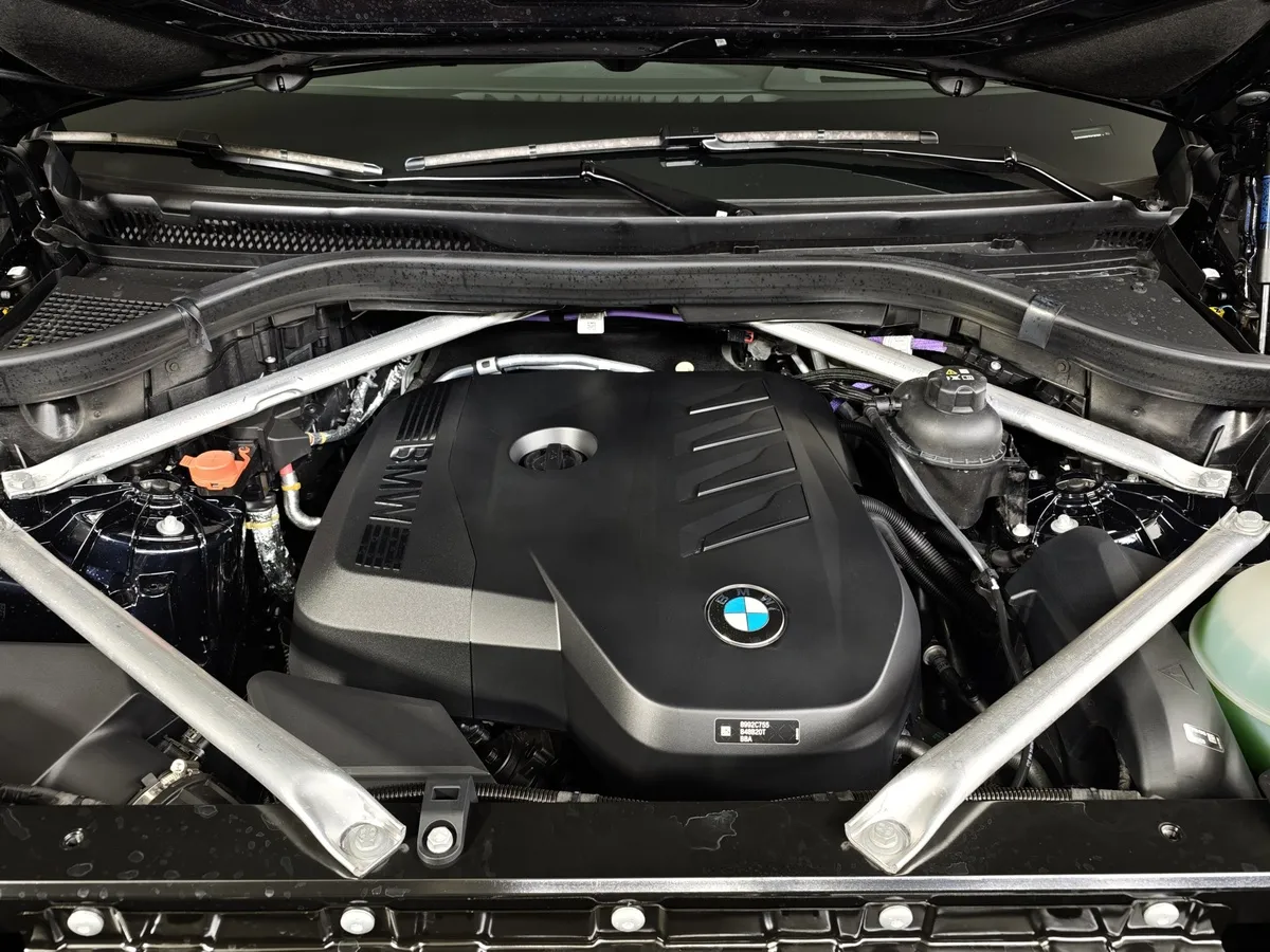 BMW X5 xDrive30Li (258 л.с) X Черный в АВИЛОН. Слайд №10