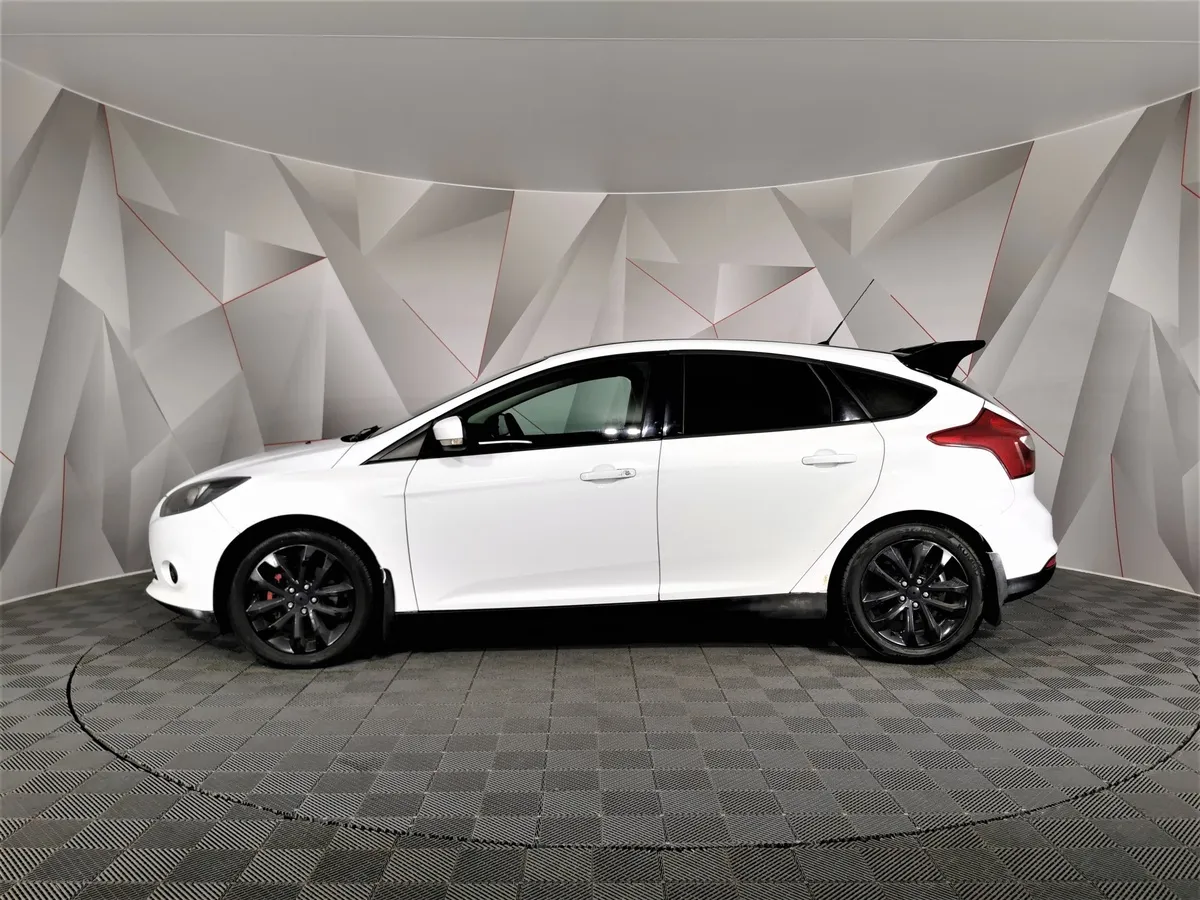 Ford Focus 1.6 MT (105 л.с.) Trend Белый в АВИЛОН. Слайд №5
