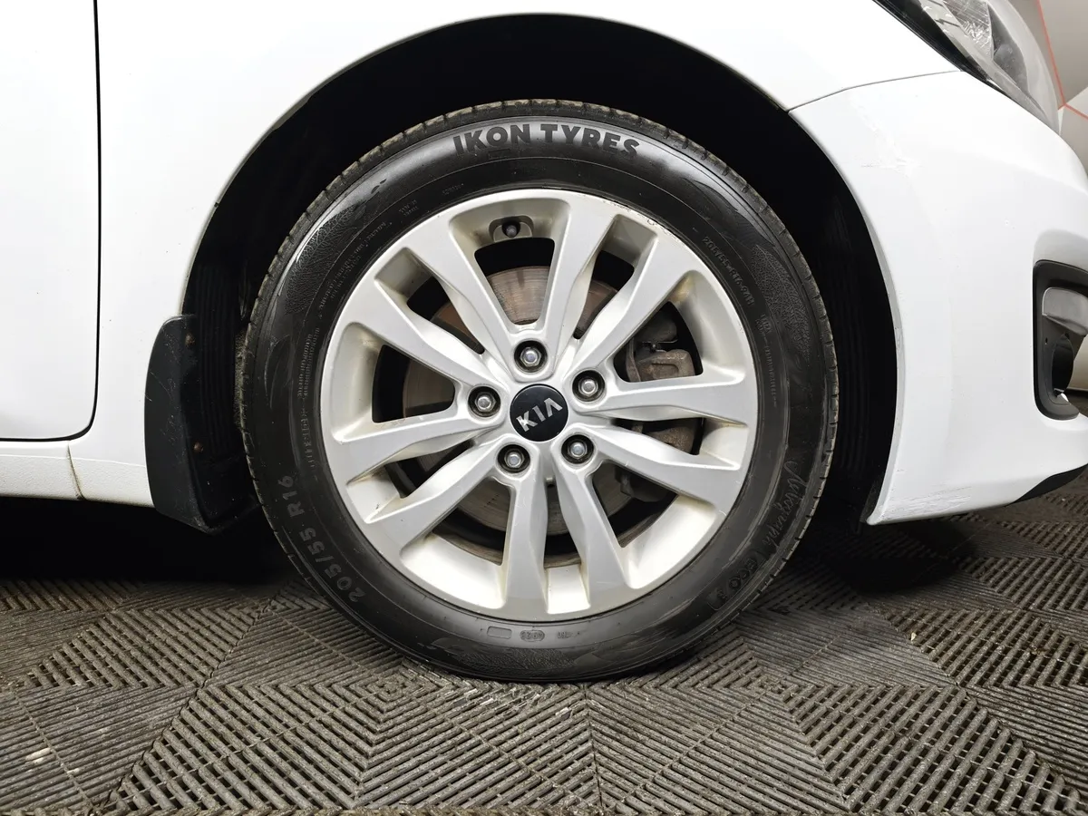 Kia Ceed 1.6 AT (129 л.с.) Luxe Белый в АВИЛОН. Слайд №9