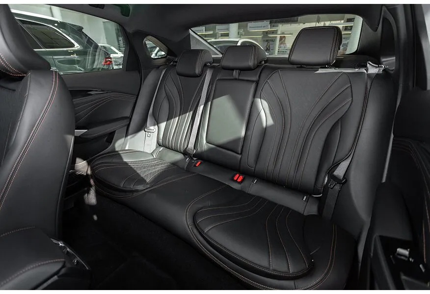 Geely Preface 2.0T 7DCT FWD (150 л.с.) Флагман Белый в АВИЛОН. Слайд №6