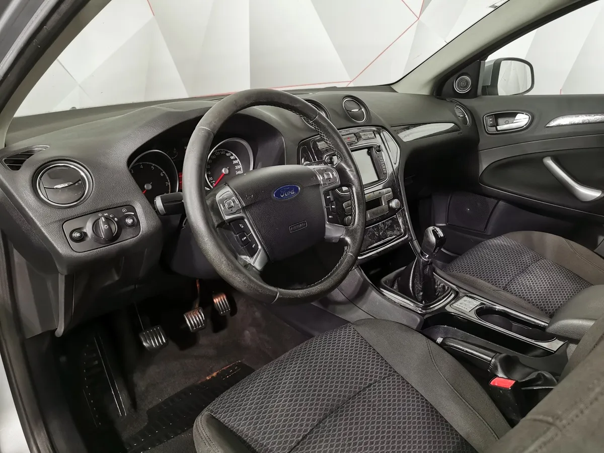 Ford Mondeo 2.0 MT (145 л.с.) Серый в АВИЛОН. Слайд №17