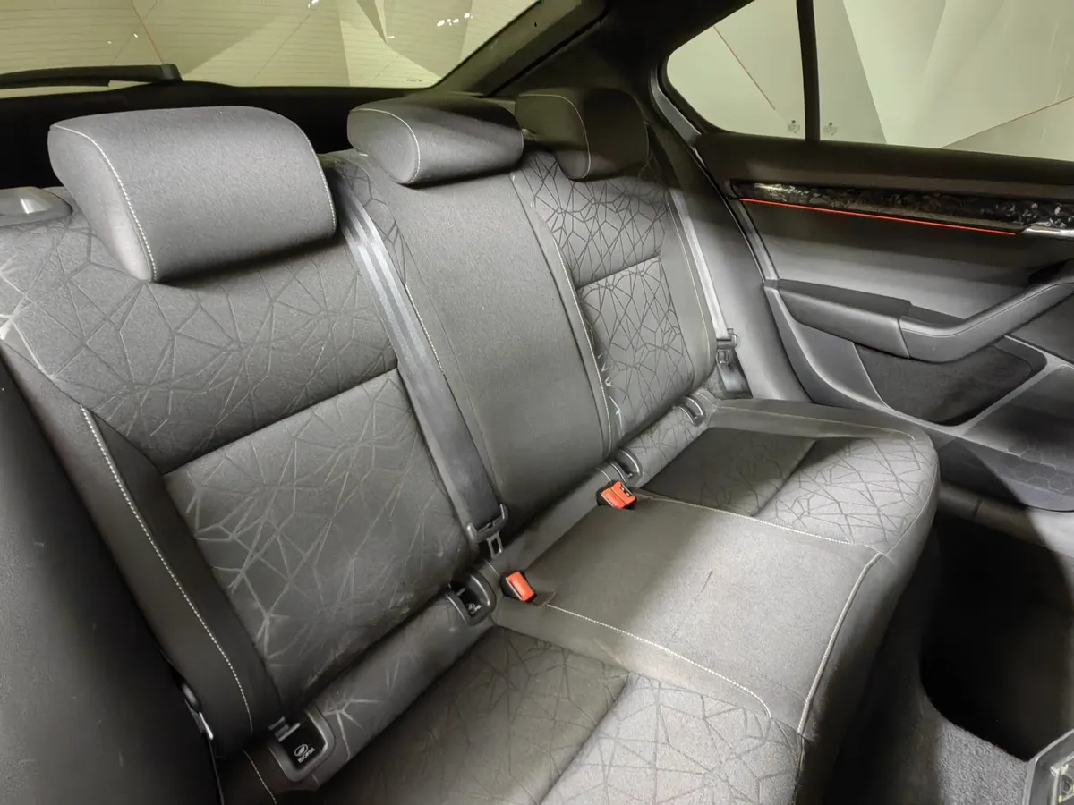 Skoda Octavia 1.8 TSI DSG (180 л.с.) Серый в АВИЛОН. Слайд №17