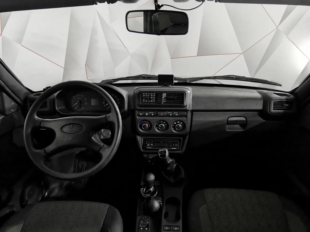 ВАЗ (Lada) 4x4 1.7 MT 8 кл. (83 л.с.) Черный в АВИЛОН. Слайд №13