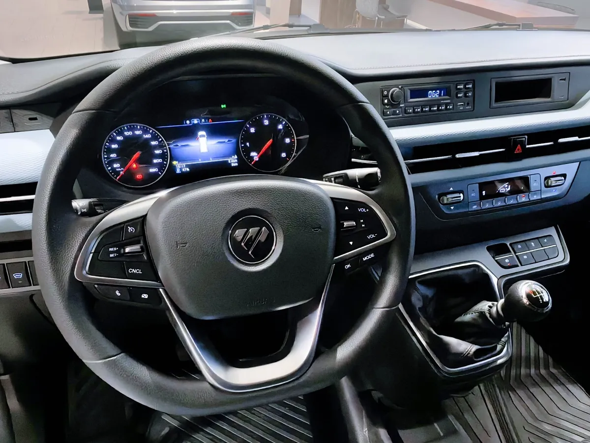 Foton View 2.0D 6MT RWD (159 л.с.) H1 1990 Серебристый в АВИЛОН. Слайд №11