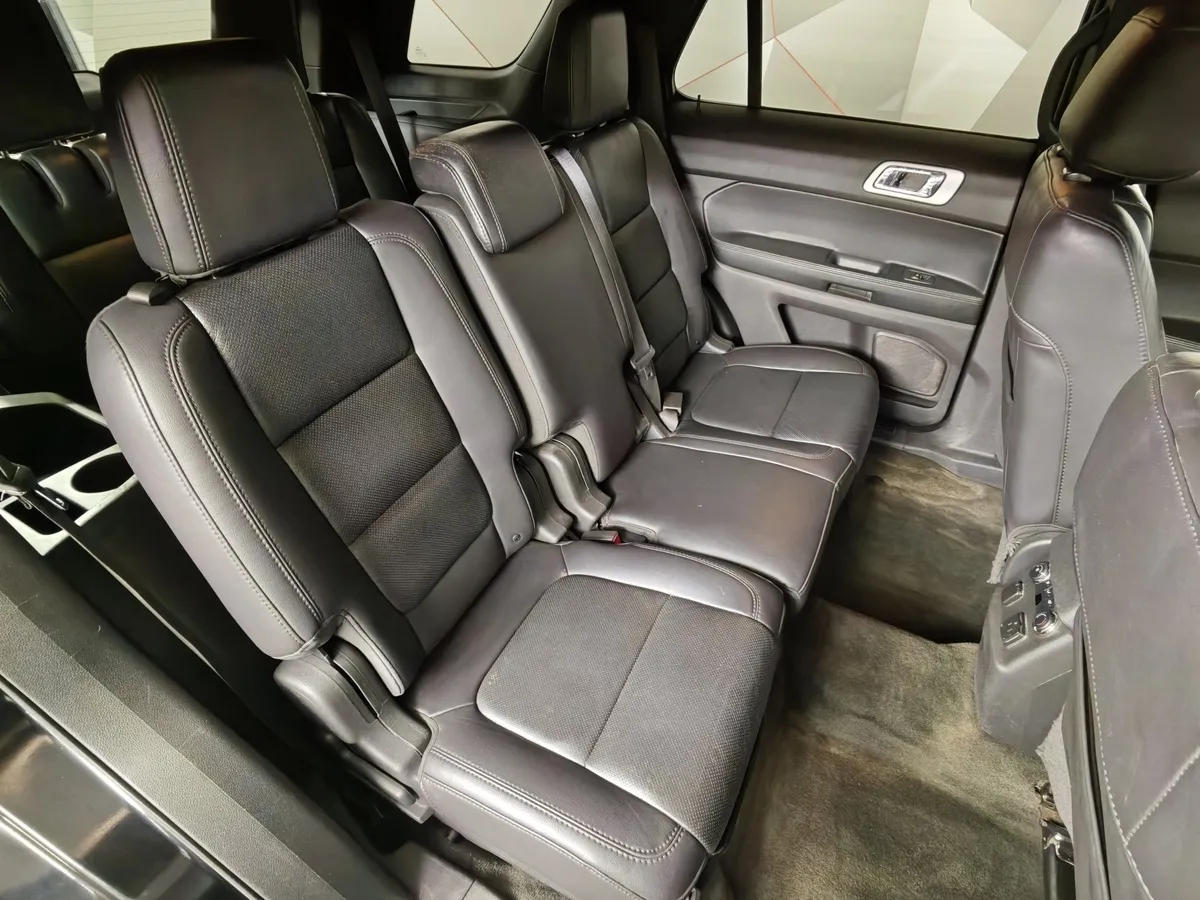 Ford Explorer 3.5 SelectShift 4WD (294 л.с.) Черный в АВИЛОН. Слайд №16