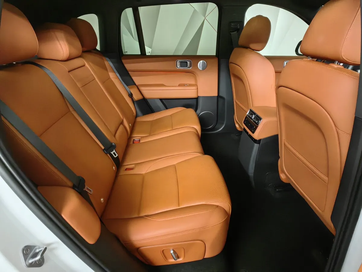 Li Auto L6 1.5 AT 4WD (150 л.с.) Pro Белый в АВИЛОН. Слайд №15