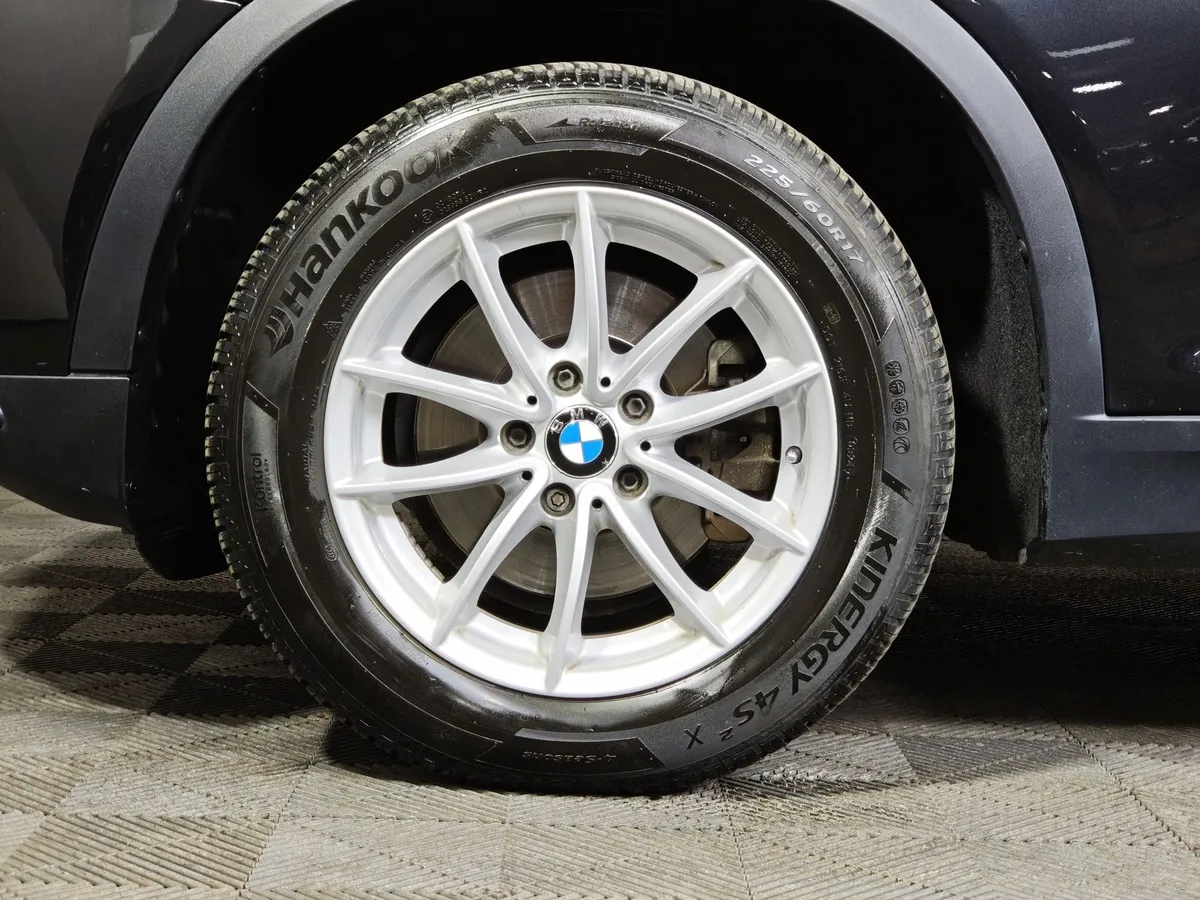 BMW X3 xDrive20i AT (184 л.с.) Базовая. Локальная сборка Черный в АВИЛОН. Слайд №5