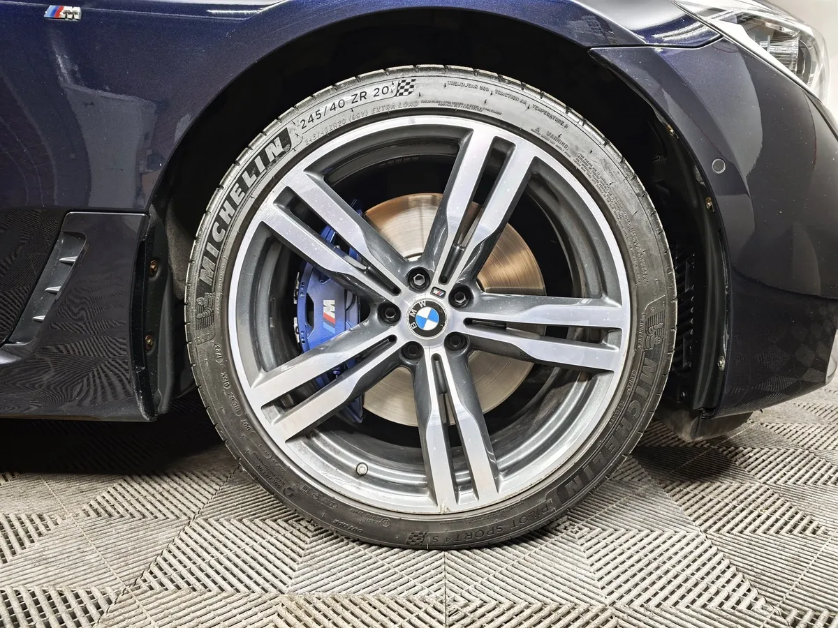 BMW 6 серия 640i xDrive Steptronic (340 л.с.) Черный в АВИЛОН. Слайд №7