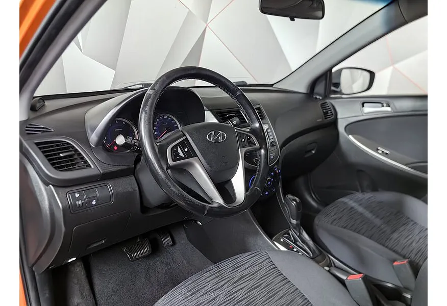 Hyundai Solaris 1.6 AT (123 л.с.) Comfort + Advanced + Winter Оранжевый в АВИЛОН. Слайд №19 Hyundai Solaris 1.6 AT (123 л.с.) Comfort + Advanced + Winter Оранжевый в АВИЛОН. Слайд №19