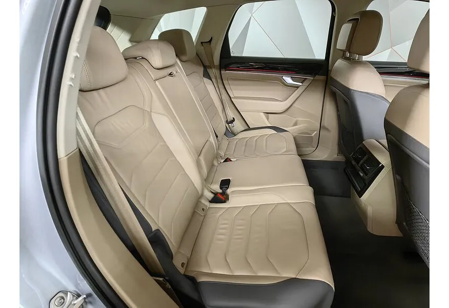 Volkswagen Touareg 2.0 TSI Tiptronic 4Motion (249 л.с.) Respect Серый в АВИЛОН. Слайд №15