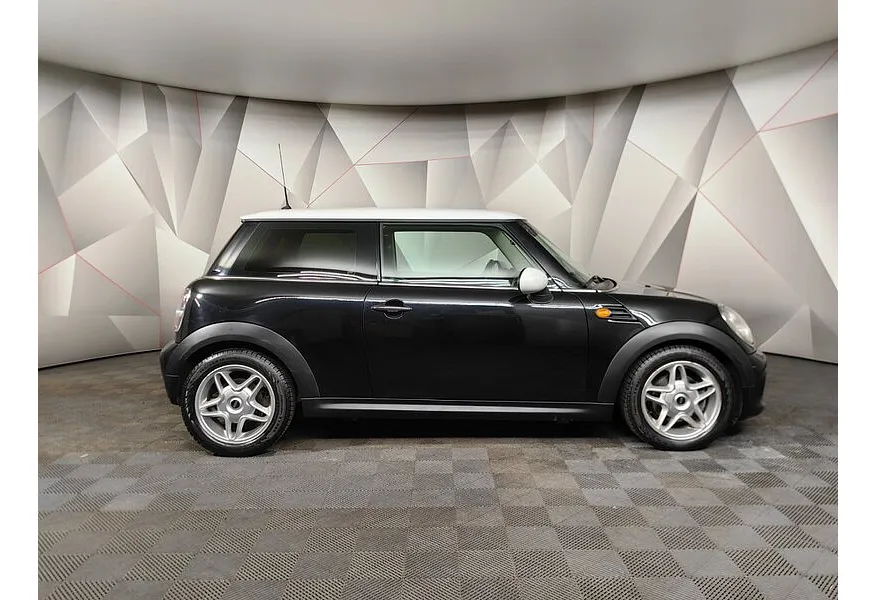 MINI Cooper 1.6 AT (122 л.с.) Черный в АВИЛОН. Слайд №6 MINI Cooper 1.6 AT (122 л.с.) Черный в АВИЛОН. Слайд №6