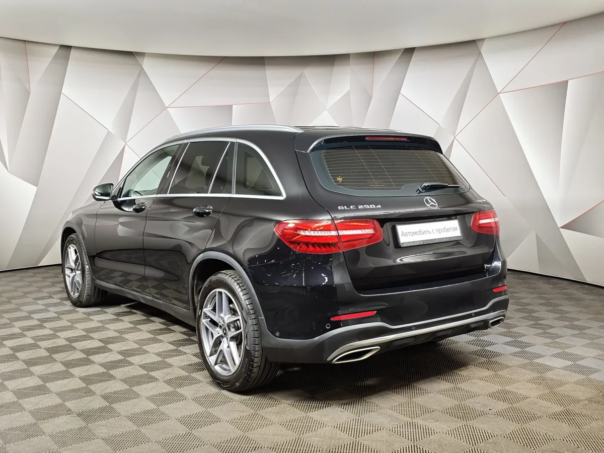 Mercedes-Benz GLC 250 d 9G-TRONIC 4MATIC (204 л.с.) Sport Черный в АВИЛОН. Слайд №4