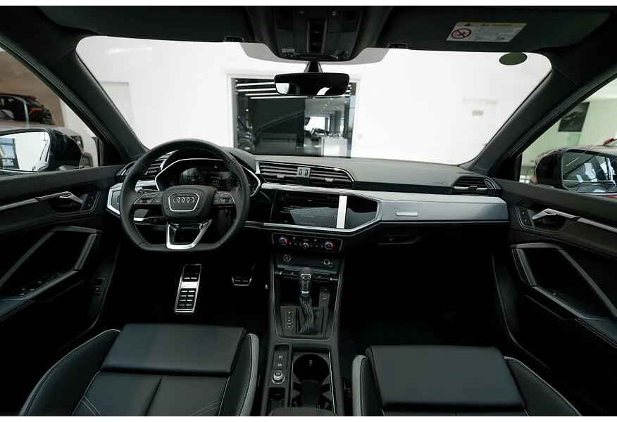 Audi Q3 2.0 45 TFSI S-tronic quattro (220 л.с.) Fashion Dynamic Edition Серый в АВИЛОН. Слайд №9