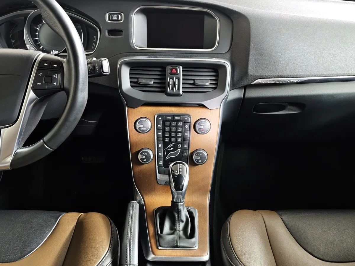 Volvo V40 1.5 T3 Drive-E Geartronic (152 л.с.) Kinetic Голубой в АВИЛОН. Слайд №15
