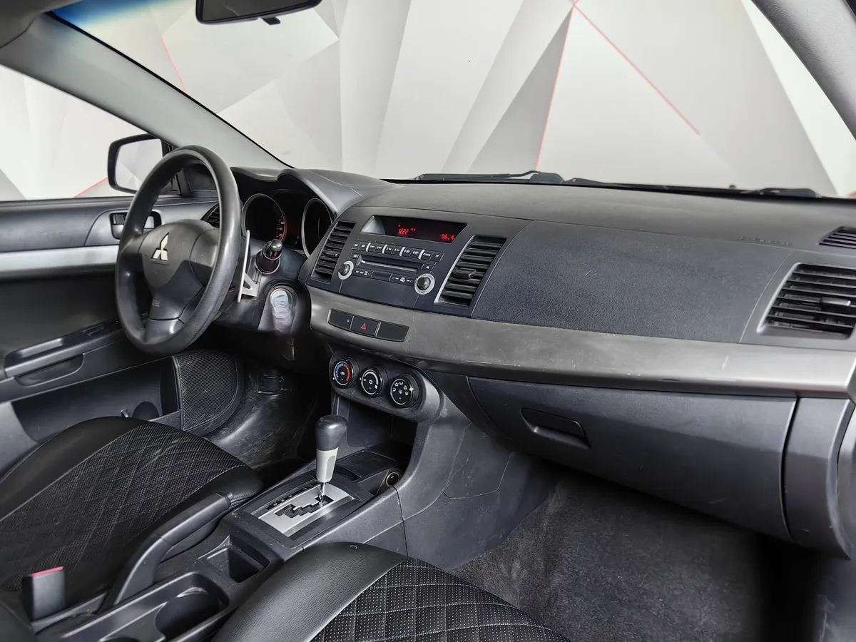 Mitsubishi Lancer 2.0 CVT 4WD (150 л.с.) Красный в АВИЛОН. Слайд №11