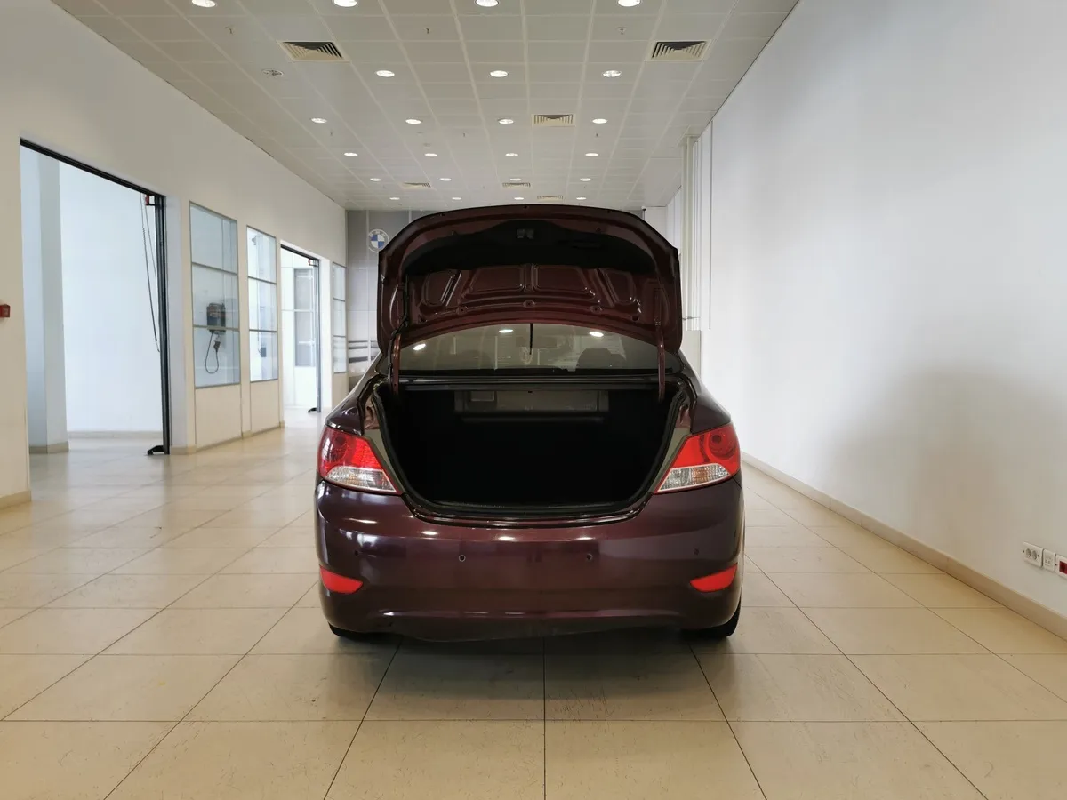 Hyundai Solaris 1.6 AT (123 л.с.) Elegance + Prestige + Safety Фиолетовый в АВИЛОН. Слайд №11