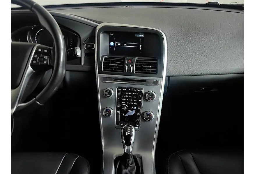 АВИЛОН - Volvo XC60 2.0 D4 AT AWD (190 л.с.) Momentum Коричневый - slide 13