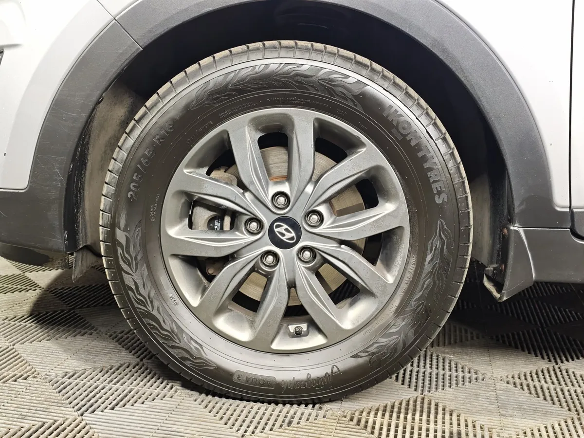Hyundai Creta 1.6 AT AWD (121 л.с.) Travel + Advanced Серый в АВИЛОН. Слайд №8