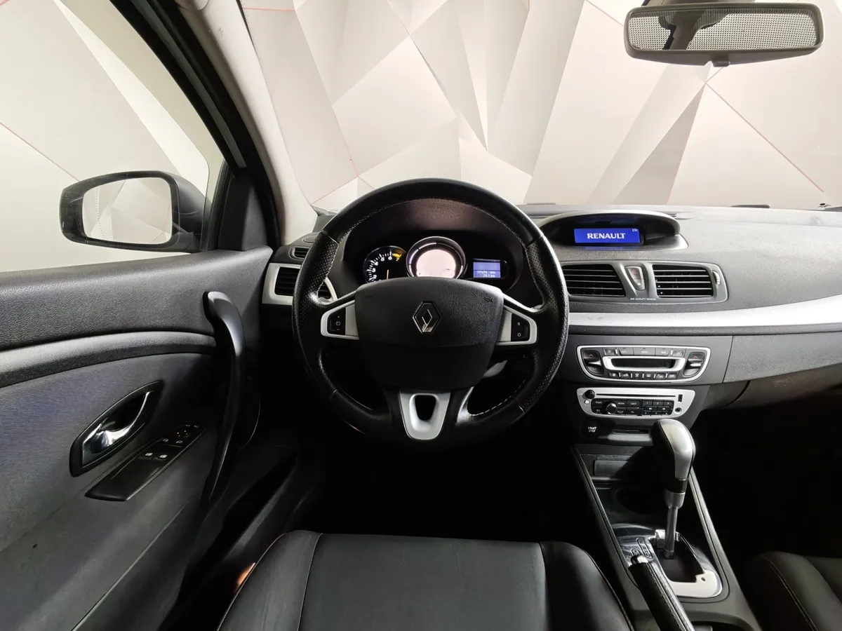 Renault Megane 2.0 CVT (138 л.с.) Белый в АВИЛОН. Слайд №18