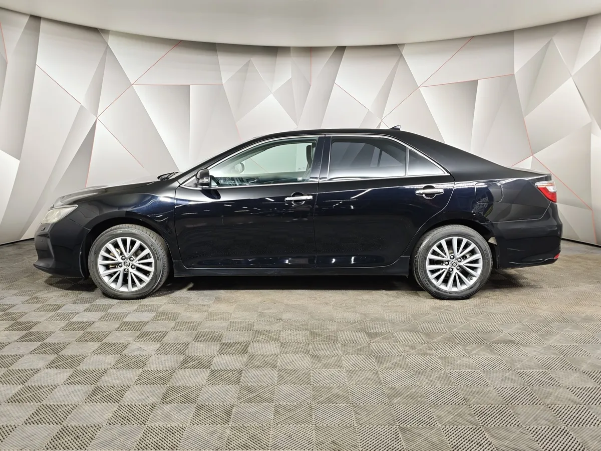 Toyota Camry 2.5 AT (181 л.с.) Черный в АВИЛОН. Слайд №5