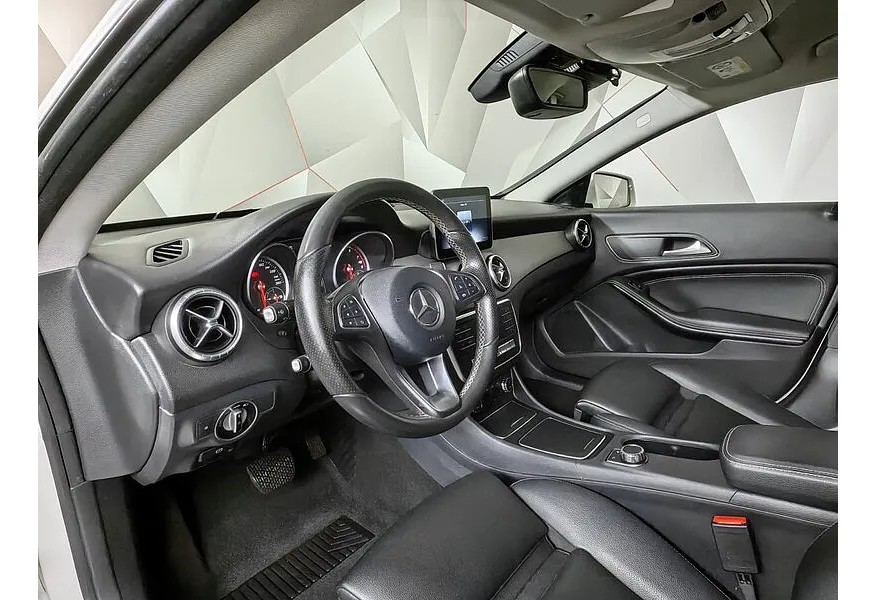 Mercedes-Benz CLA 200 7G-DCT (156 л.с.) Белый в АВИЛОН. Слайд №8