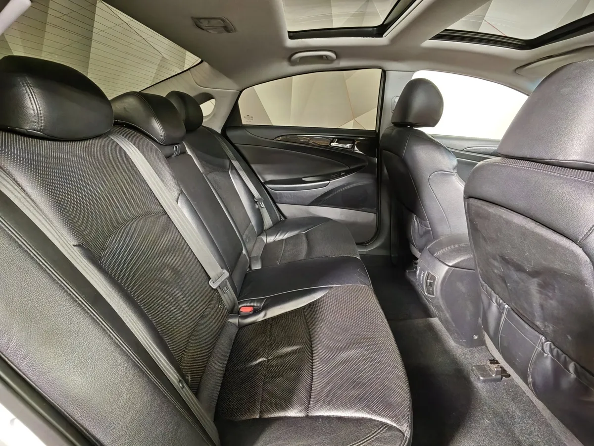 Hyundai Sonata 2.0 MPi AT (150 л.с.) Style Серебристый в АВИЛОН. Слайд №16