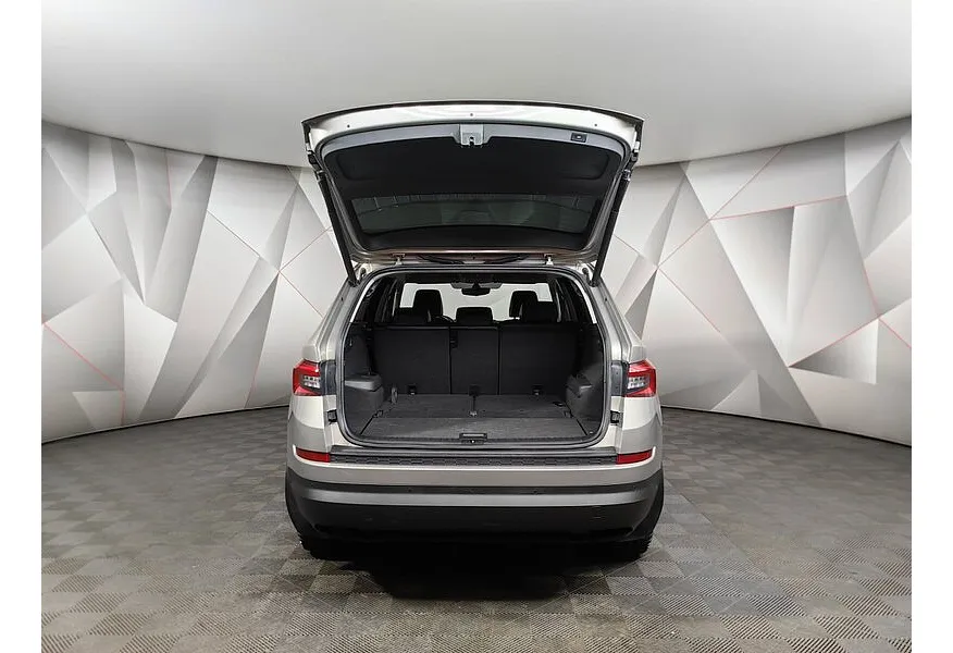 Skoda Kodiaq 2.0 TDI DSG 4X4 (150 л.с.) Бежевый в АВИЛОН. Слайд №11