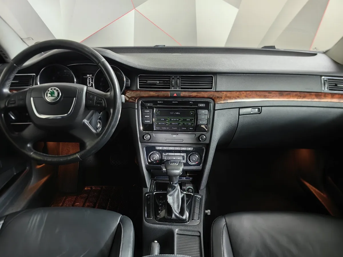 Skoda Superb 1.8 TSI DSG (152 л.с.) Коричневый в АВИЛОН. Слайд №14
