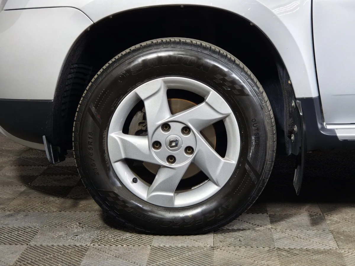 Renault Duster 2.0 AT 4x4 (143 л.с.) Серый в АВИЛОН. Слайд №9