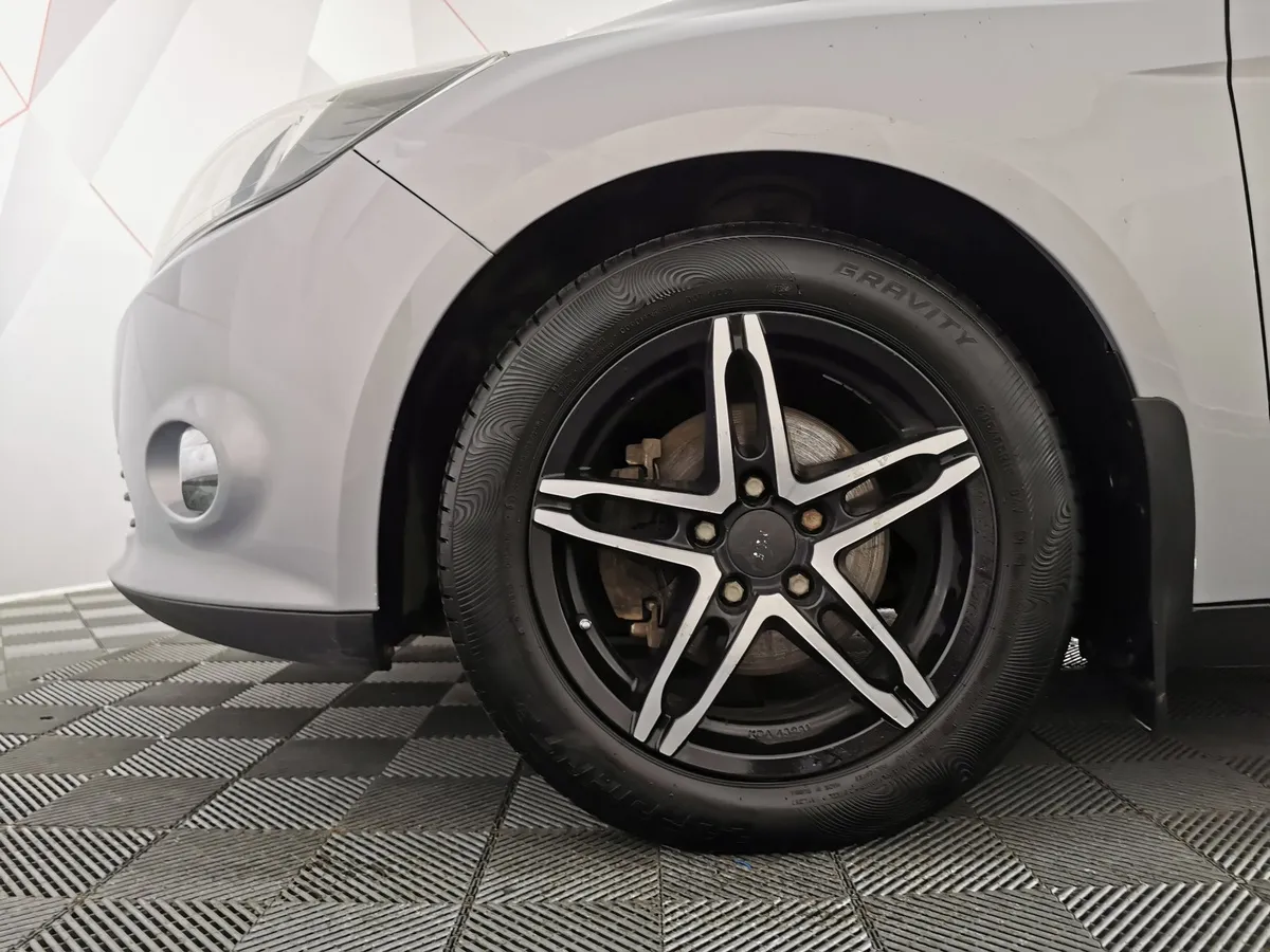 Ford Focus 1.6 PowerShift (125 л.с.) Trend Sport Голубой в АВИЛОН. Слайд №9