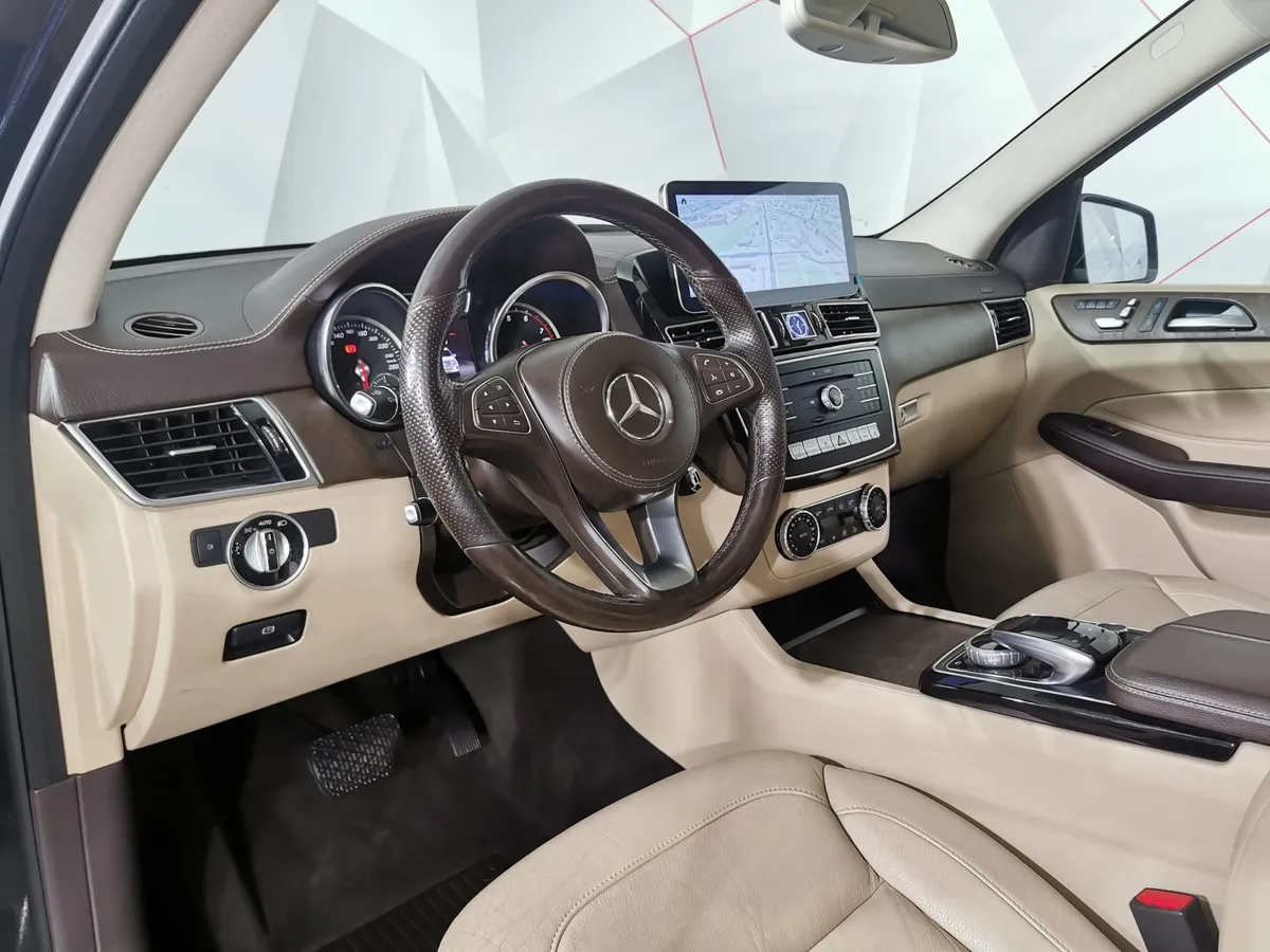Mercedes-Benz GLS 400 4MATIC 9G-TRONIC (333 л.с.) Особая серия Черный в АВИЛОН. Слайд №18