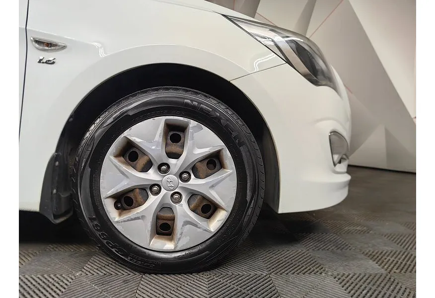 Hyundai Solaris 1.6 AT (123 л.с.) Comfort Белый в АВИЛОН. Слайд №17