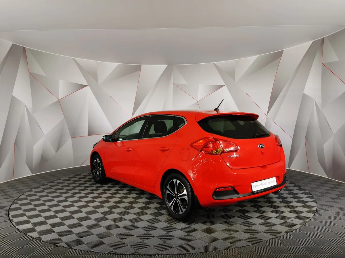 Kia Ceed 1.6 AT (129 л.с.) Luxe Красный в АВИЛОН. Слайд №4