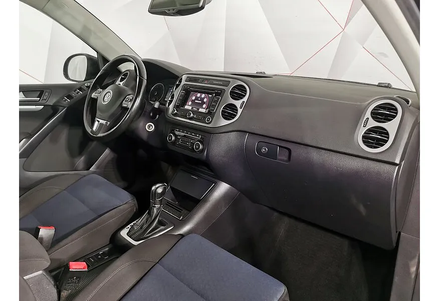 Volkswagen Tiguan 2.0 TSI 4Motion AT (170 л.с.) Sochi Edition Черный в АВИЛОН. Слайд №11