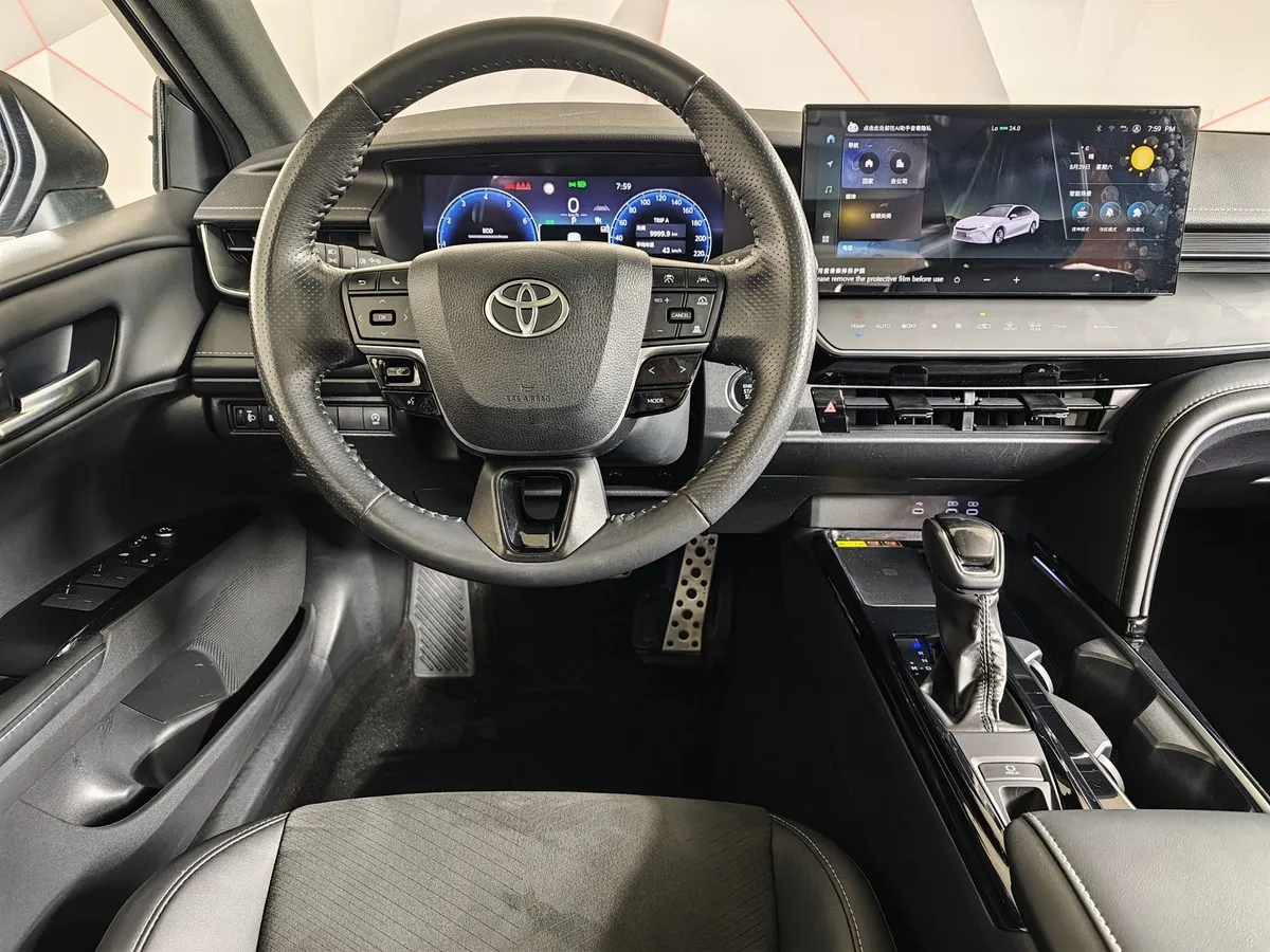 Toyota Camry 2.0 AT (173 л.с.) Sport Белый в АВИЛОН. Слайд №20