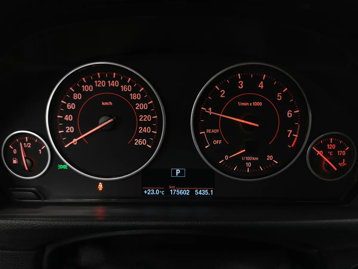 BMW 3 серия 320i xDrive AT (184 л.с.) Черный в АВИЛОН. Слайд №16