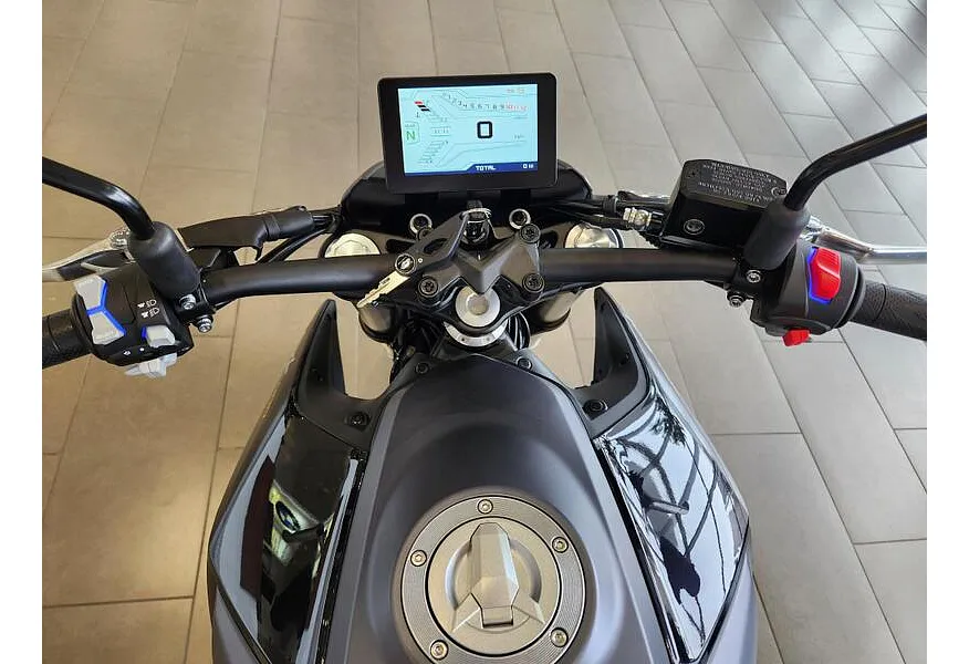 LIVE. Слайд №13