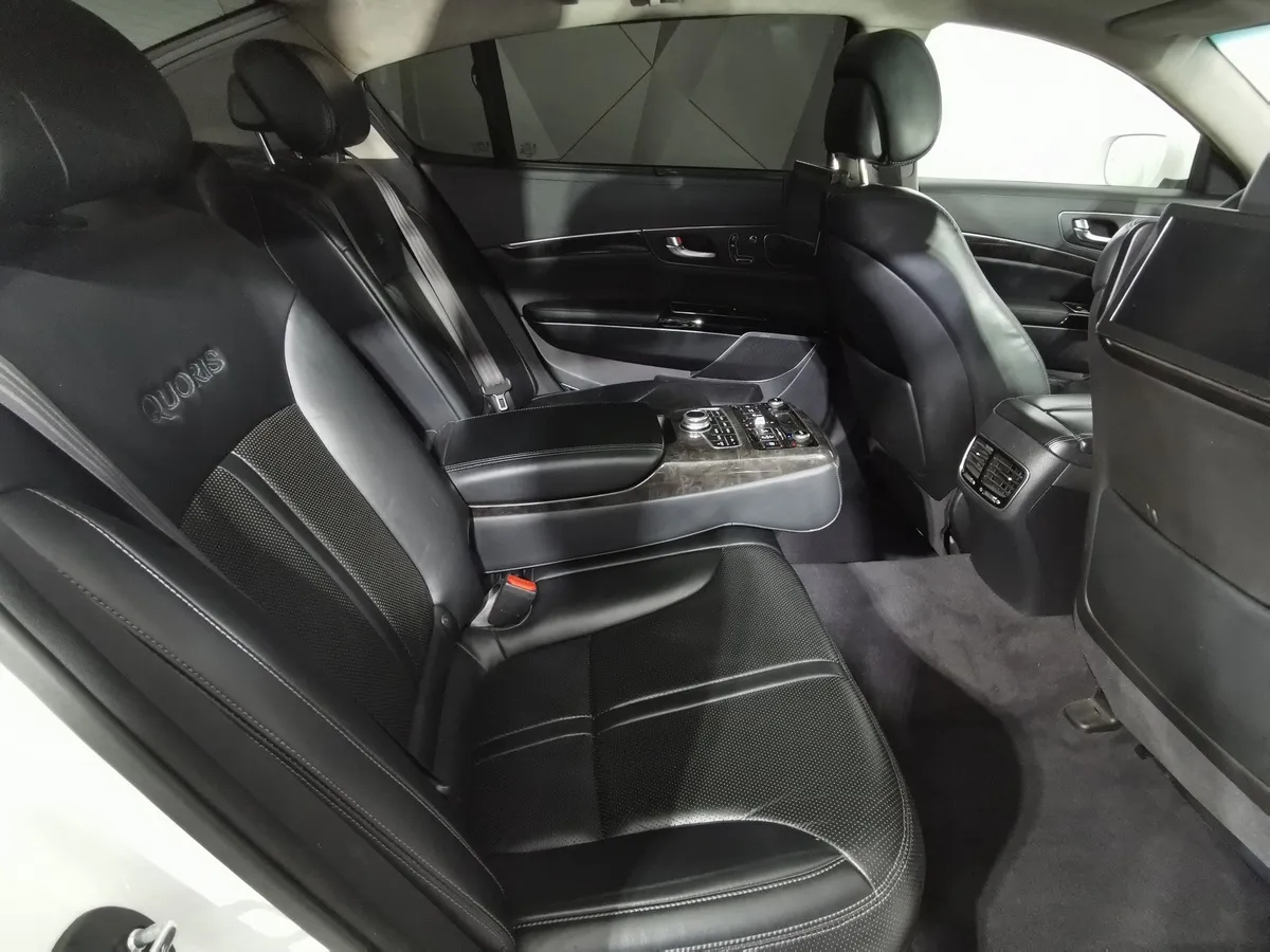 Kia Quoris 3.8 AT (334 л.с.) Premium Белый в АВИЛОН. Слайд №15