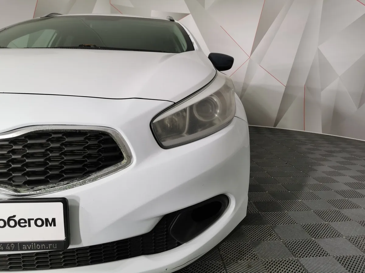Kia Ceed 1.6 AT (129 л.с.) Luxe Белый в АВИЛОН. Слайд №10
