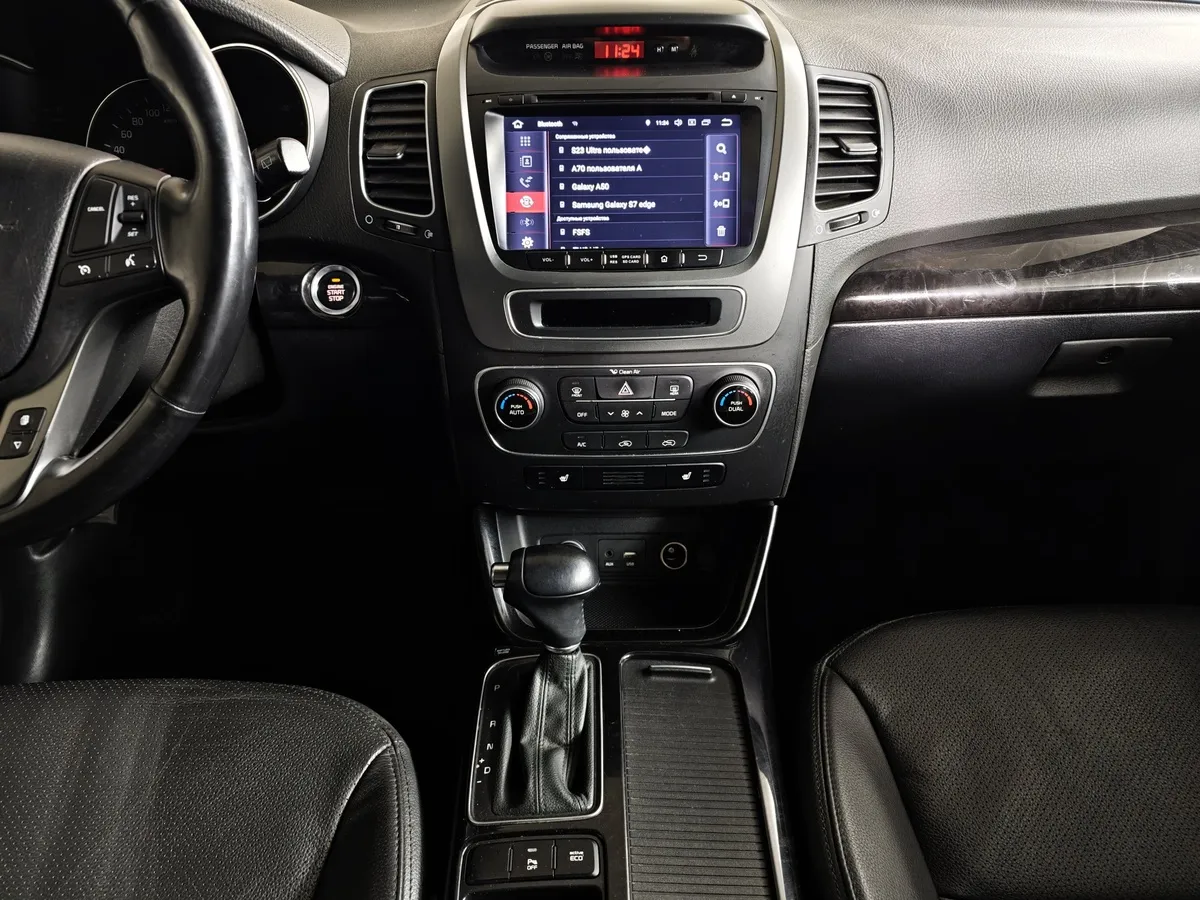 Kia Sorento 2.4 AT 4WD (175 л.с.) Черный в АВИЛОН. Слайд №15