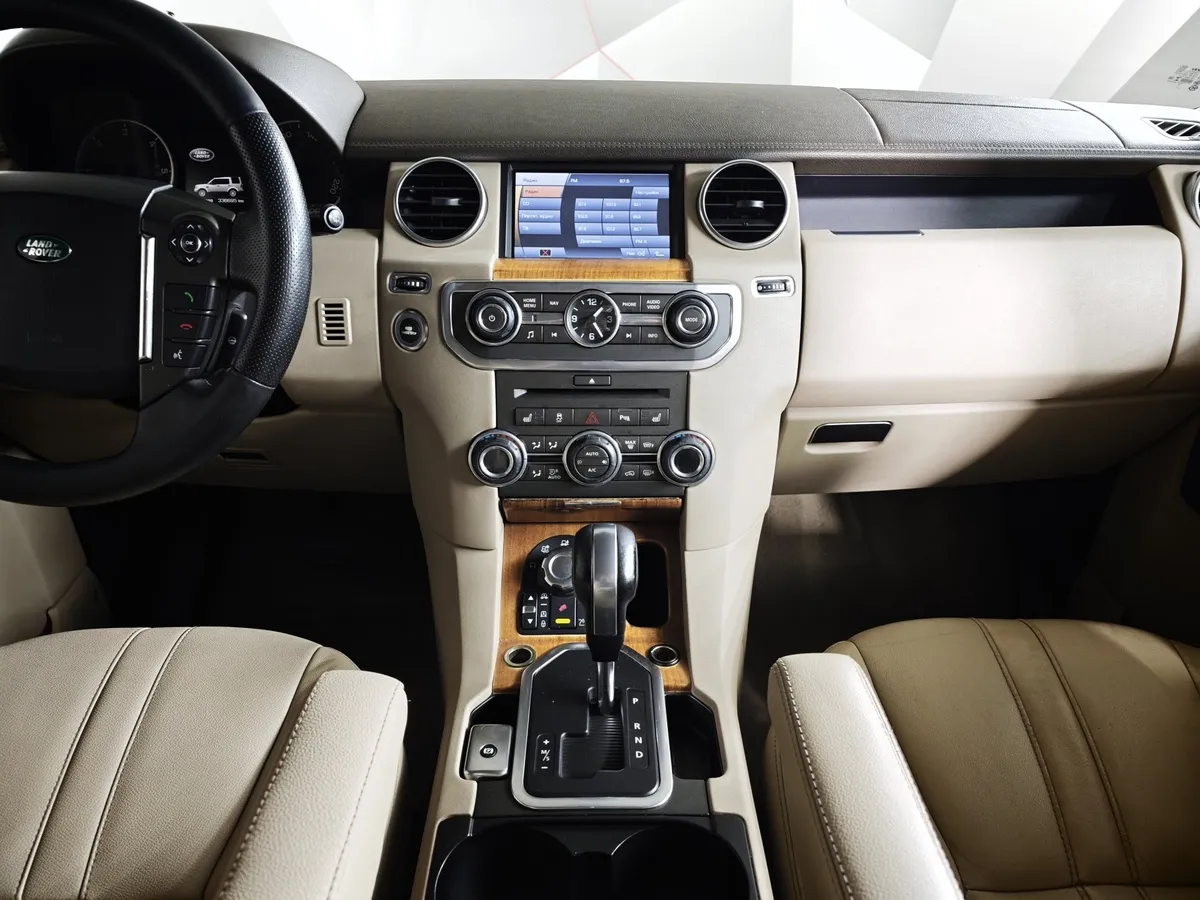 Land Rover Discovery 3.0 TD AT (245 л.с.) SE Коричневый в АВИЛОН. Слайд №14