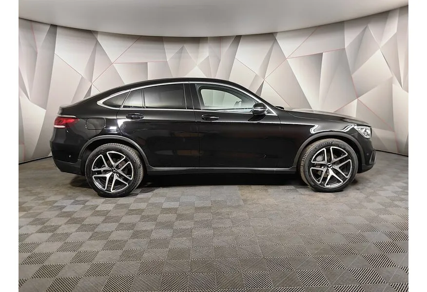Mercedes-Benz GLC Купе 220 d 9G-TRONIC 4MATIC (194 л.с.) Premium Черный в АВИЛОН. Слайд №6