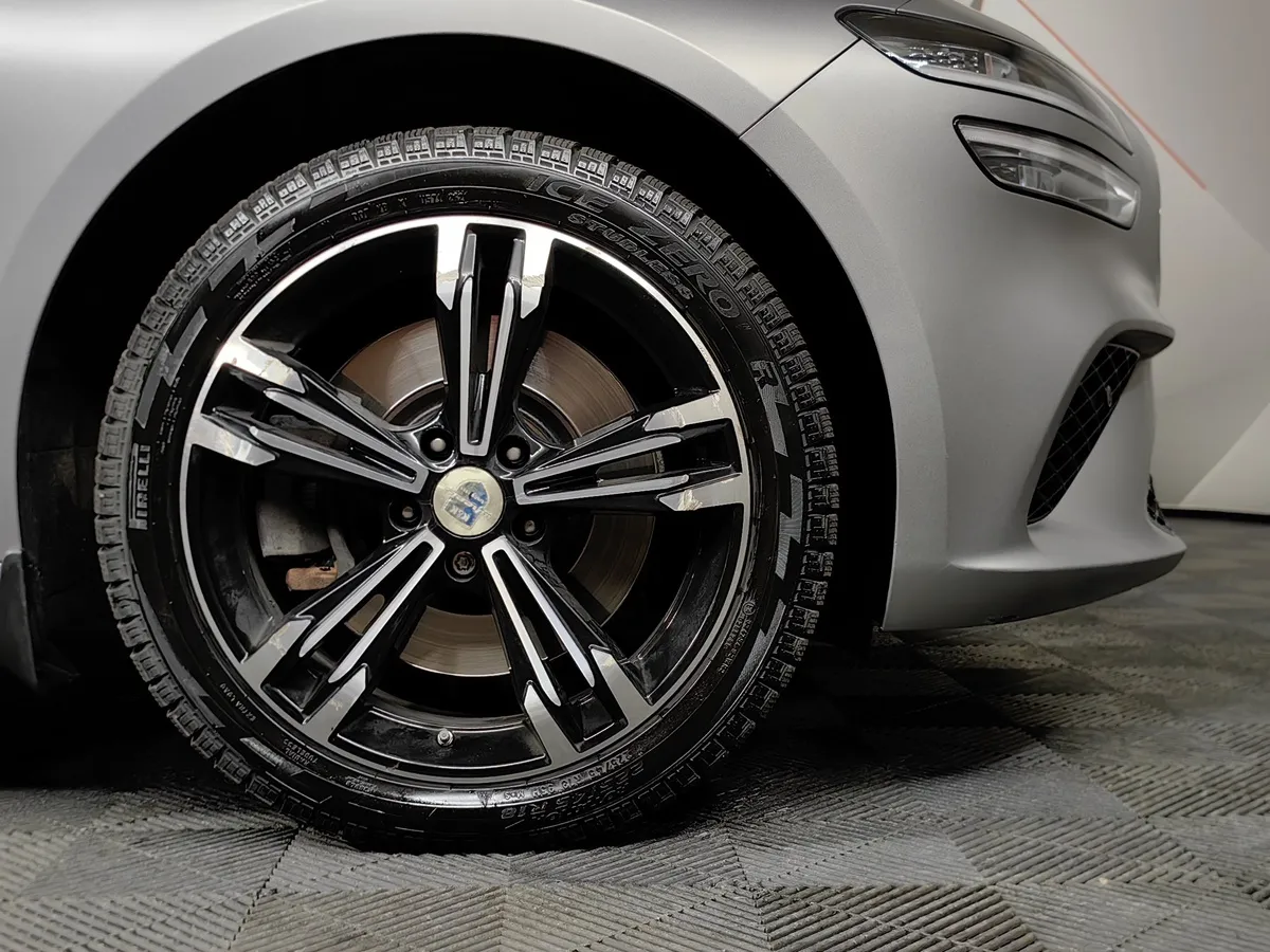 Genesis G70 2.0 T AT AWD (197 л.с.) Elegance + Sport Серый в АВИЛОН. Слайд №9